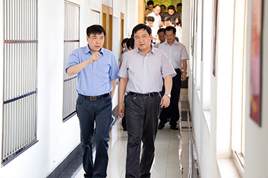 2012年7月5日，，，时任嘉兴市委书记李卫宁一行调研公司党建事情