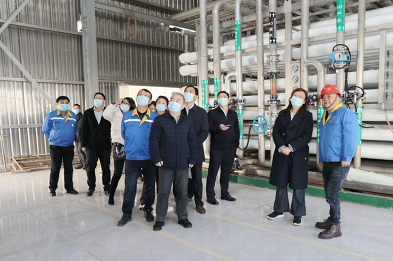 2022年12月15日，，，时任浙江省生长刷新委党组成员、副主任吴红梅莅临NG电子游戏纸业调研企业用能、节能事情