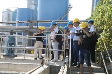 浙江省生态情形厅一行到莅临NG电子游戏纸业考察指导
